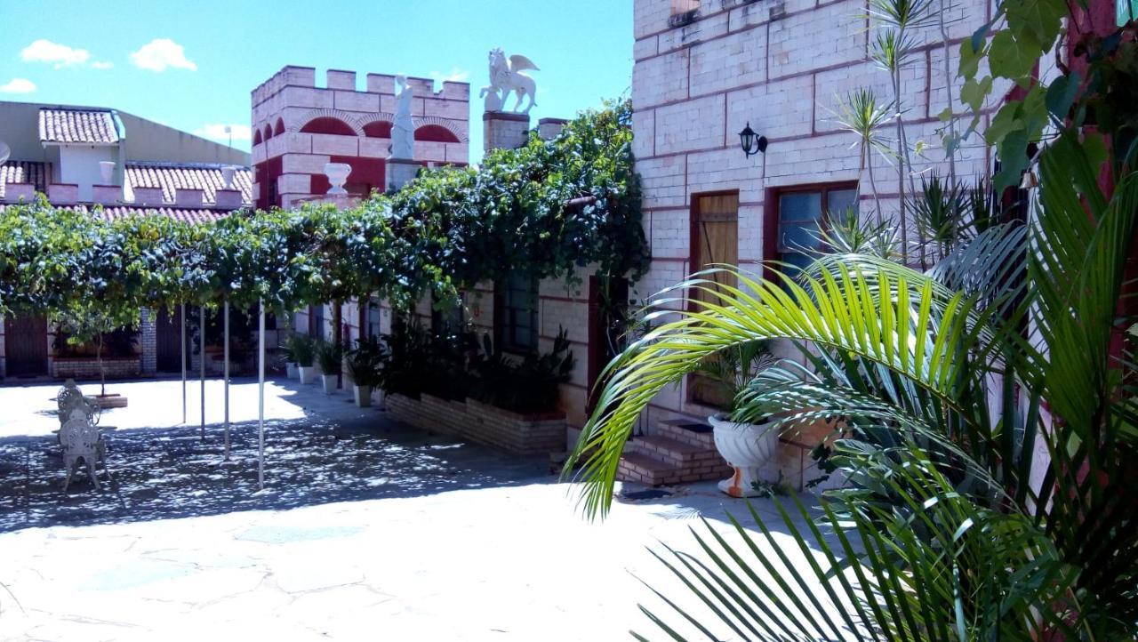 Pousada Al Castello Di Giulietta E Romeo Pirenópolis Exterior foto