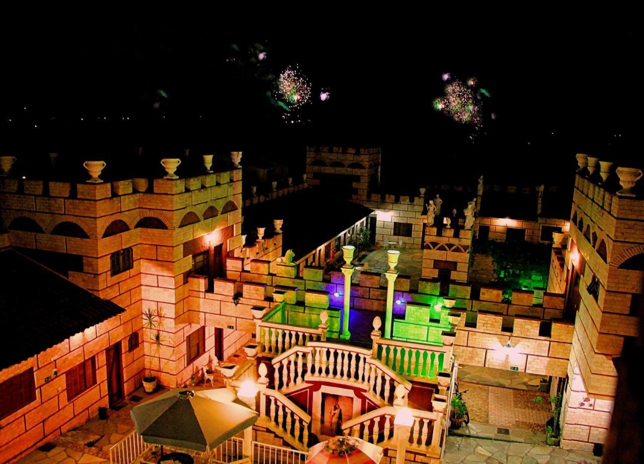 Pousada Al Castello Di Giulietta E Romeo Pirenópolis Exterior foto